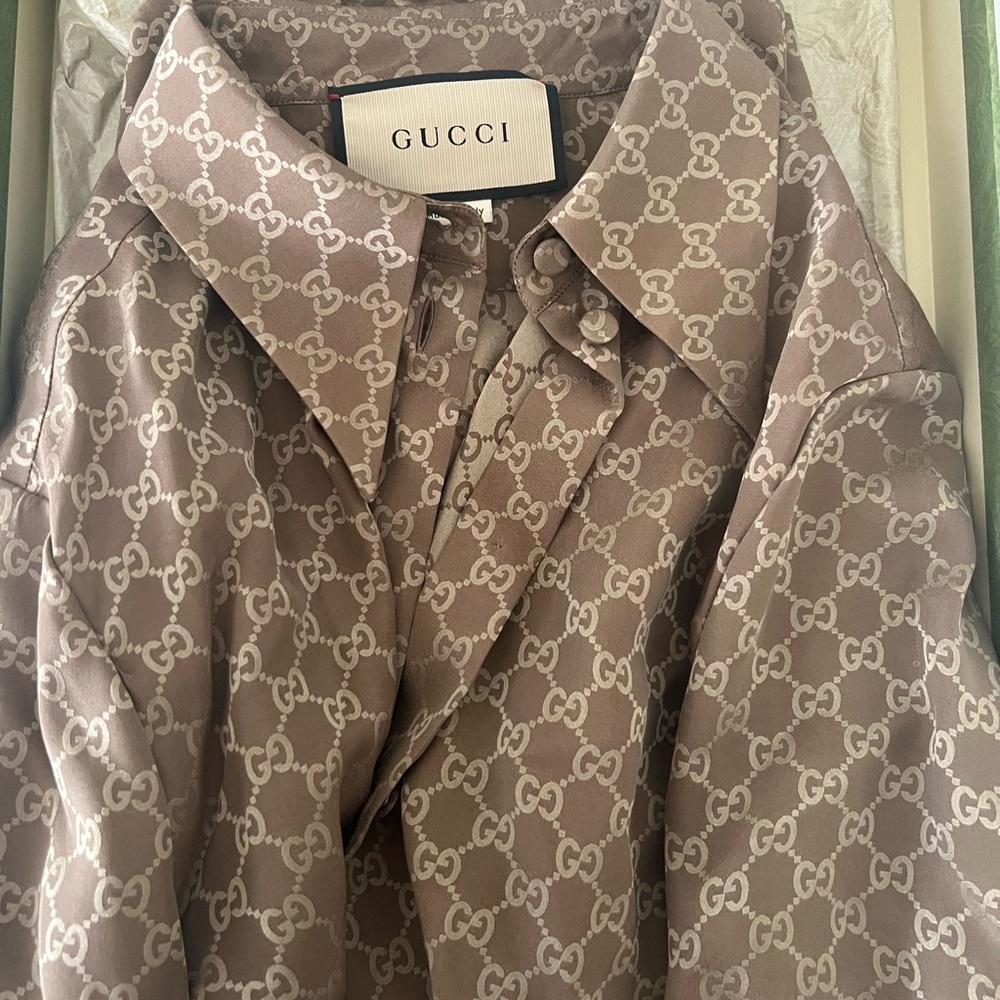 Silk gucci shirt
